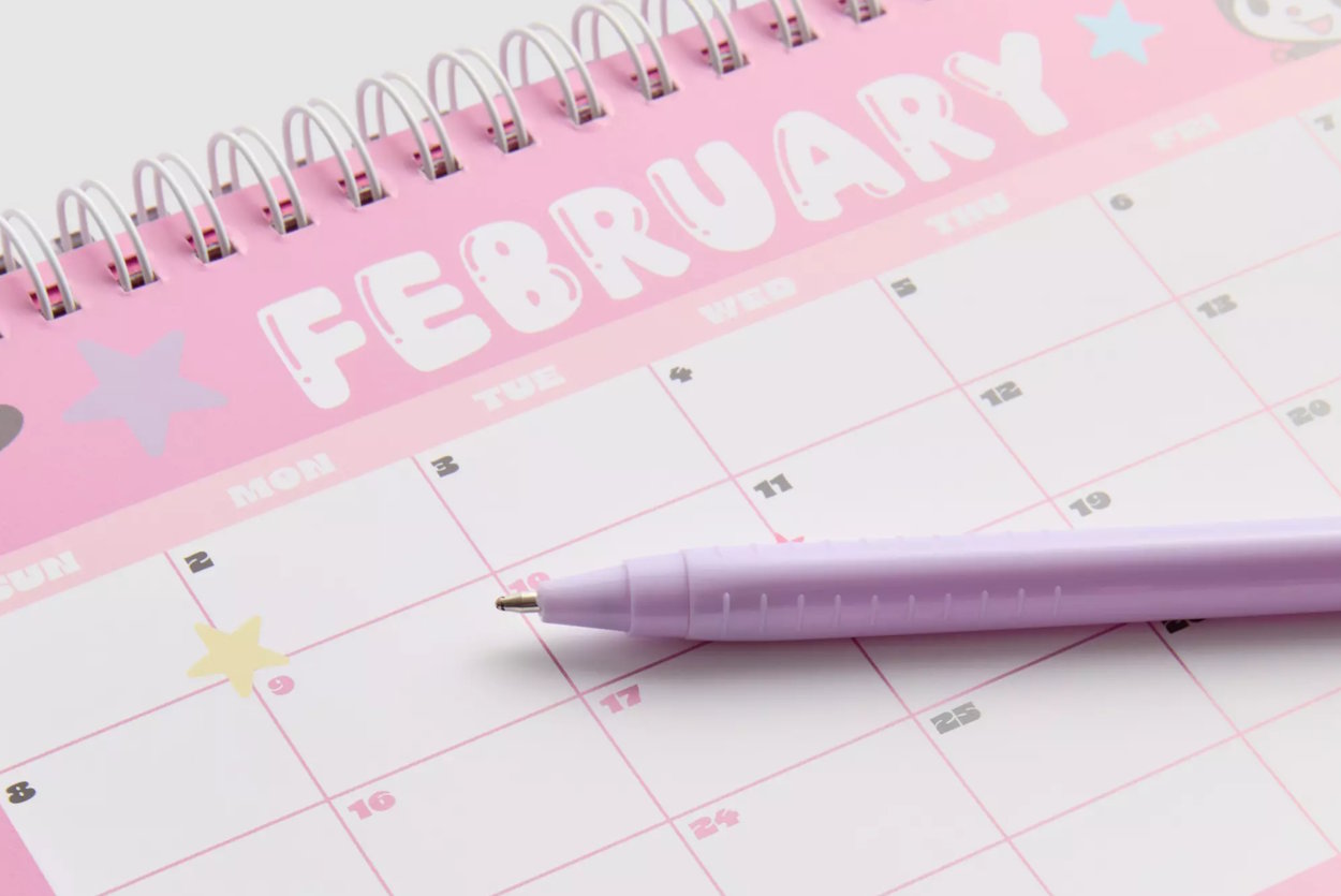 Hello Kitty & Friends Desk Calendar 2026 with Accessories